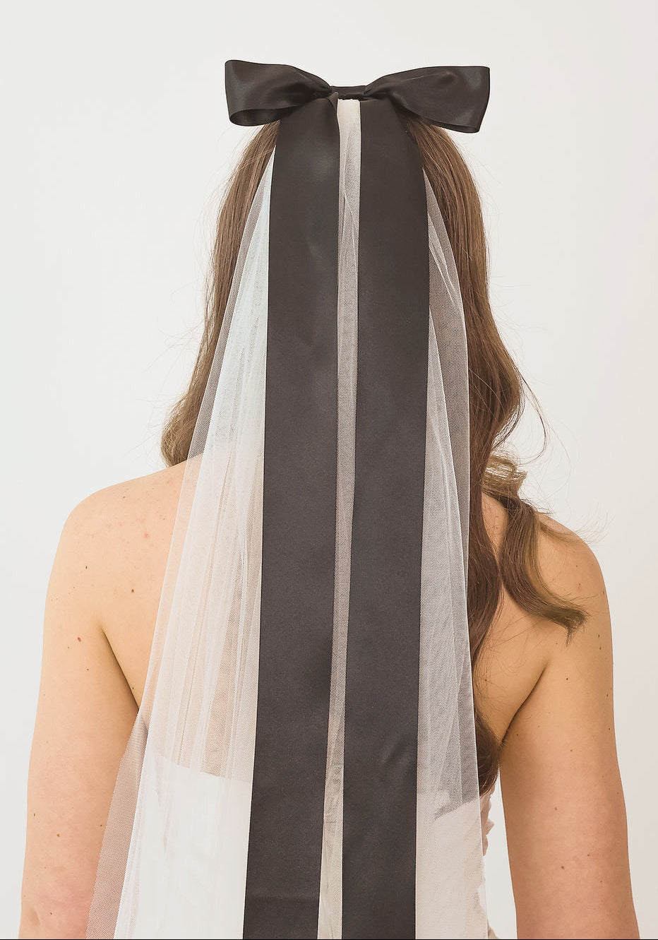 The detachable ribbon bow veil