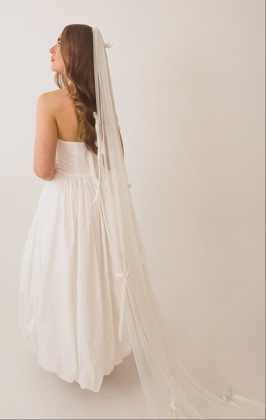 The cascading Ivory Ribbon Veil
